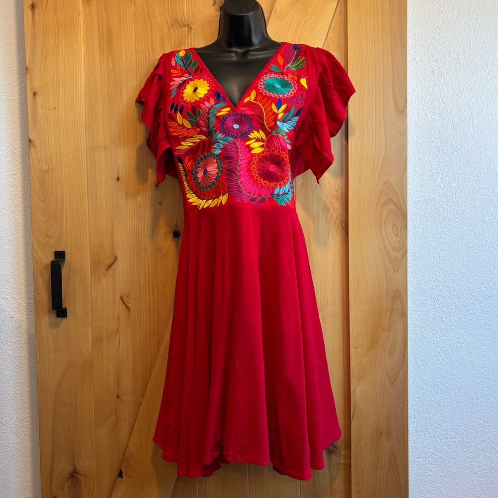 Exquisite Embroidered Dress - Picture 8 of 9